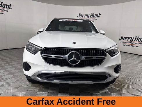 Used 2023 Mercedes-Benz GLC 300 4MATIC image 3