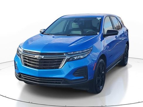 Certified 2024 Chevrolet Equinox LS w/ LS Convenience Package AWD/4WD image 2