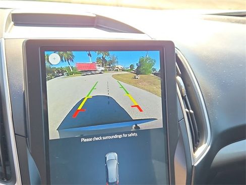 Used 2022 Ford Edge SE image 28