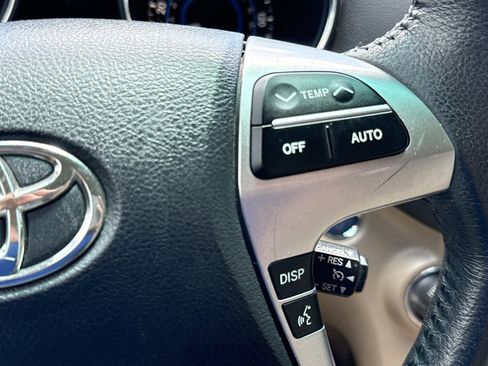 Used 2012 Toyota Highlander Limited AWD/4WD image 18