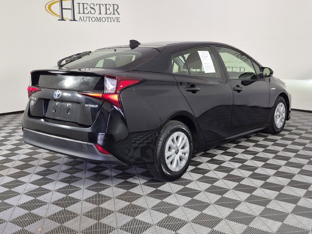 Used 2021 Toyota Prius LE FWD image 4