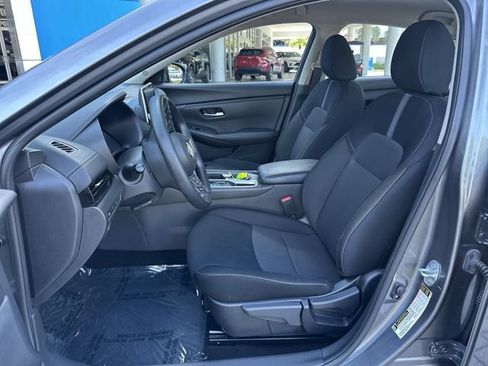 Used 2025 Nissan Sentra SV FWD image 30