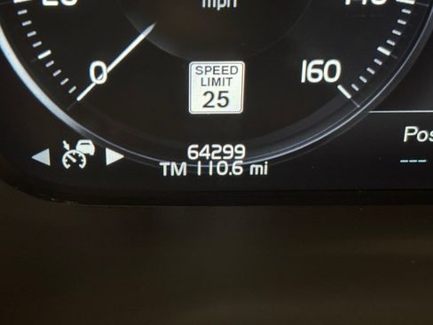 Used 2020 Volvo XC90 T6 Momentum AWD/4WD image 12
