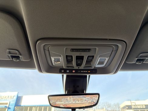 Used 2022 GMC Sierra 3500 Denali w/ Denali Black Diamond Edition image 18