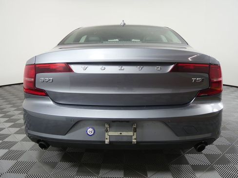 Used 2018 Volvo S90 T5 Momentum w/ Convenience Package image 4