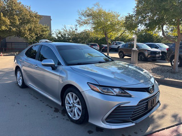 Used 2022 Toyota Camry LE FWD image 3