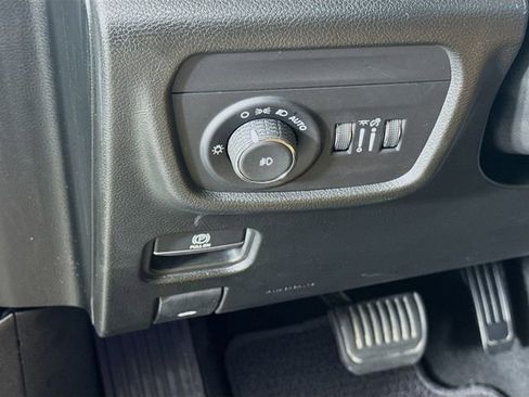 Used 2023 Jeep Grand Cherokee Summit w/ Luxury Tech Group V AWD/4WD image 14