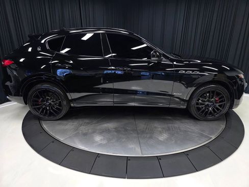 Used 2018 Maserati Levante GranSport image 12