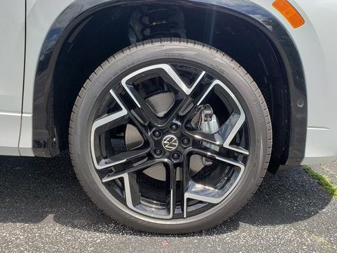 New 2026 Volkswagen Tiguan SEL R-Line AWD/4WD image 12
