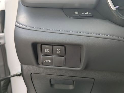 Used 2023 Toyota Highlander XLE image 13