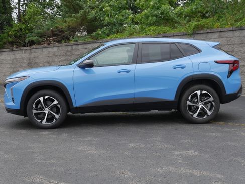 Certified 2024 Chevrolet Trax RS w/ Driver Confidence Package FWD image 3