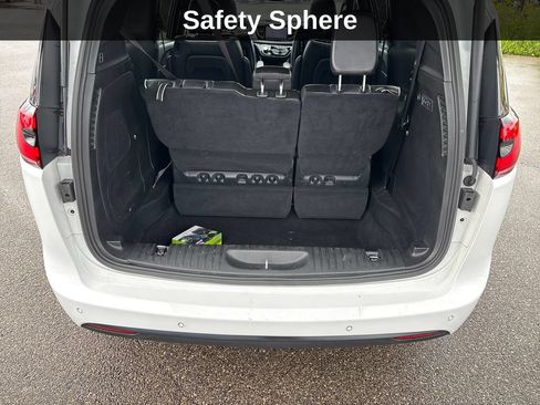 Used 2023 Chrysler Pacifica Limited w/ Uconnect Theater Family Group AWD/4WD image 32