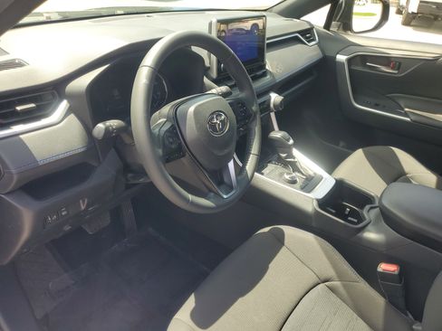 Used 2024 Toyota RAV4 SE AWD/4WD image 16