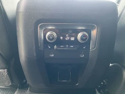 Used 2024 GMC Yukon XL Denali image 19