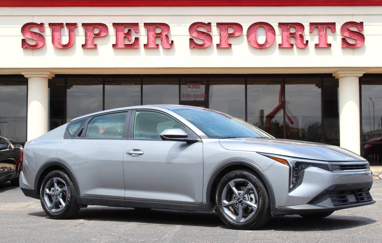 Used 2025 Kia K4 FWD image 1