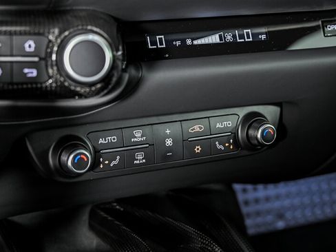 Used 2020 Ferrari 812 Superfast RWD image 43