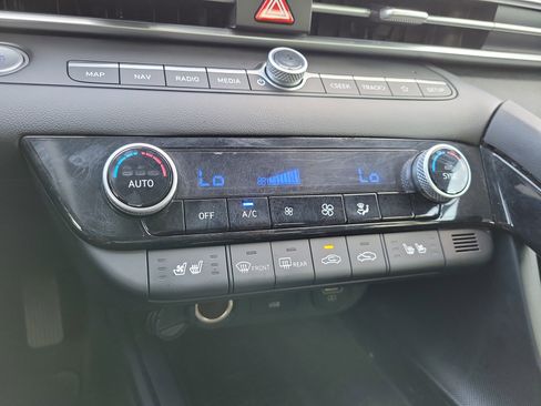 Used 2023 Hyundai Elantra Limited FWD image 27