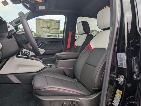 New 2025 GMC Canyon AT4 w/ AT4X Package AWD/4WD image 12