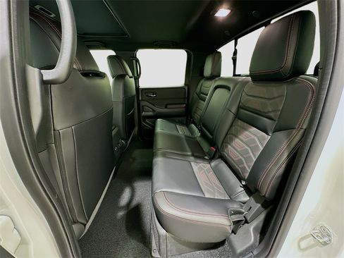 Used 2025 Nissan Frontier PRO-4X w/ Pro Premium Package image 25