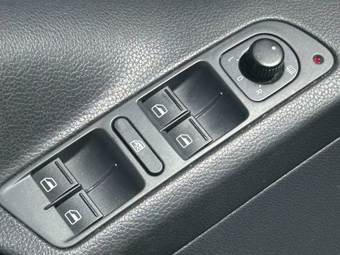 Used 2013 Volkswagen Tiguan S AWD/4WD image 24
