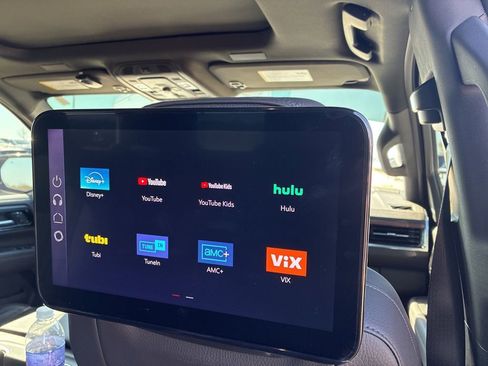 Used 2025 GMC Yukon Denali w/ Denali Reserve Package image 7