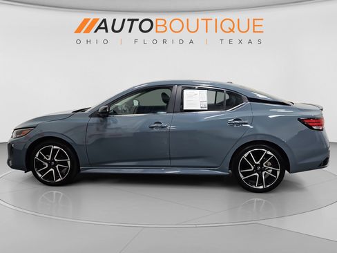 Used 2024 Nissan Sentra SR w/ SR Premium Package FWD image 2