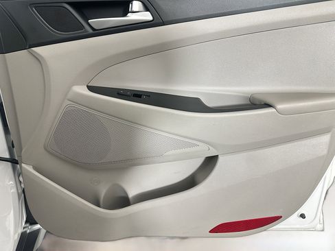 Used 2019 Hyundai Tucson Value FWD image 30