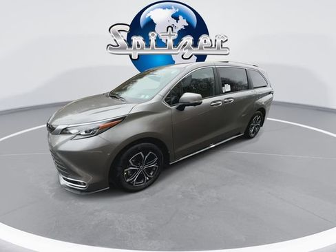 New 2026 Toyota Sienna Platinum image 5