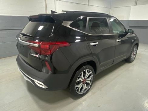 Used 2021 Kia Seltos SX w/ SX Sunroof Package AWD/4WD image 3