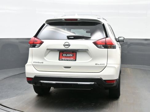 Used 2017 Nissan Rogue SL w/ SL Premium Package image 5