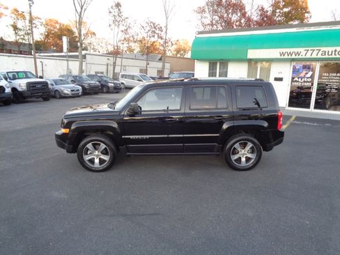 Used 2017 Jeep Patriot High Altitude image 2