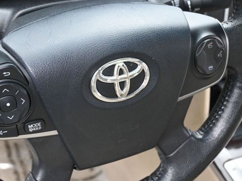 Used 2012 Toyota Camry XLE image 13