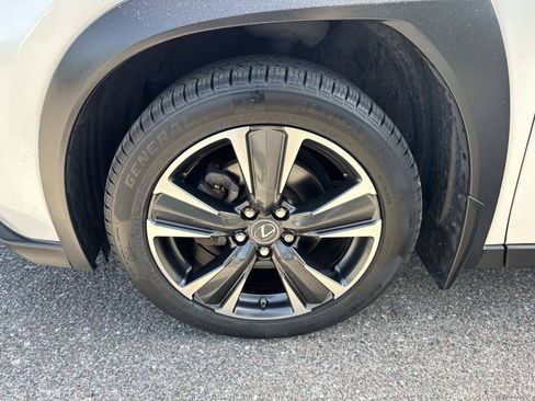 Used 2022 Lexus UX 250h w/ Accessory Package (Z2) AWD/4WD image 10