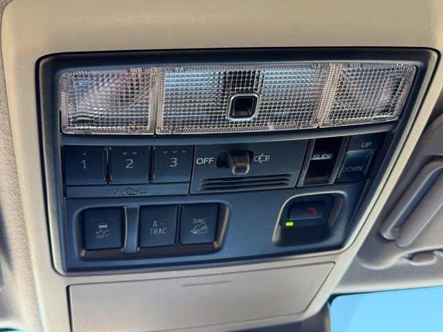 Used 2022 Toyota 4Runner Limited AWD/4WD image 31