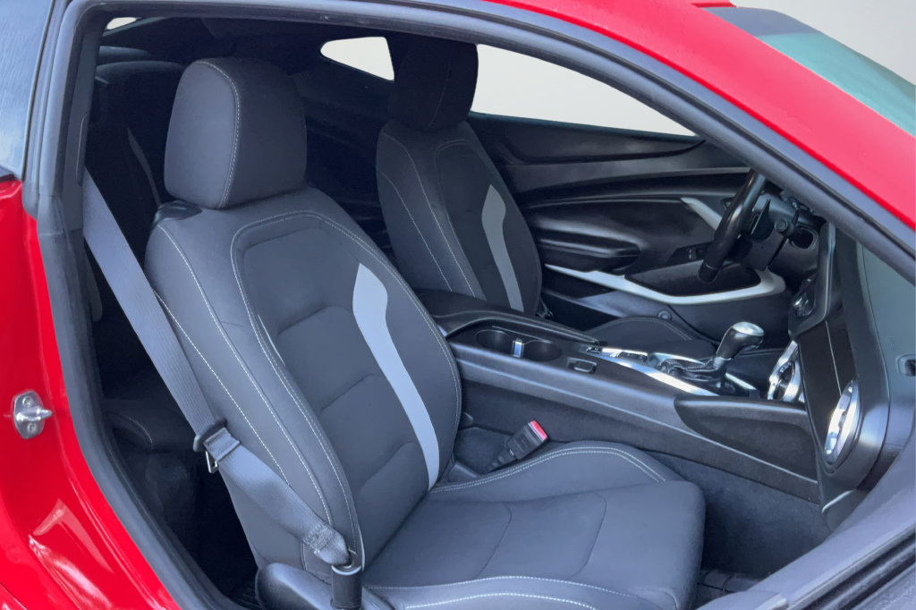 Used 2019 Chevrolet Camaro LS RWD image 17