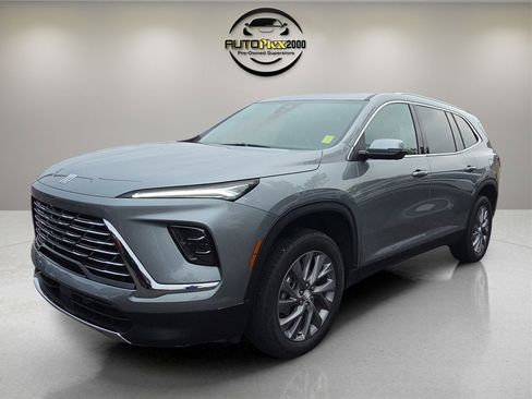 Used 2025 Buick Enclave Preferred w/ LPO, Floor Liner Package image 3