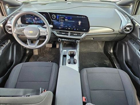 New 2026 Chevrolet Equinox EV LT image 13