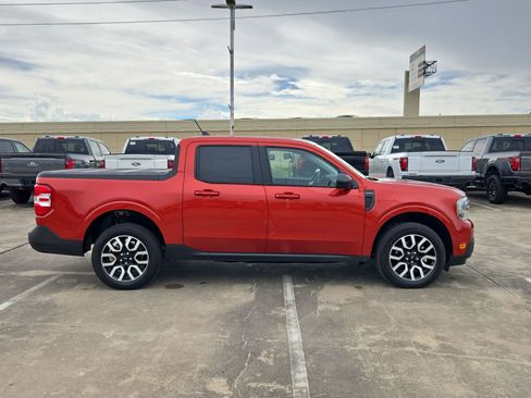Used 2024 Ford Maverick Lariat FWD image 2