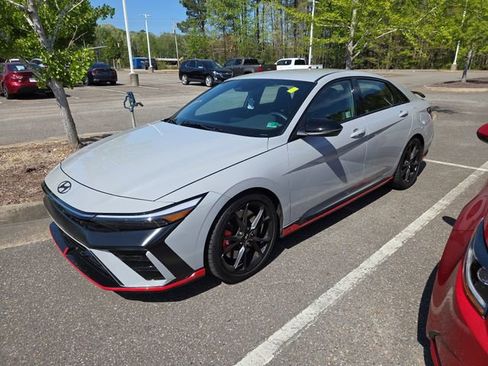 Used 2025 Hyundai Elantra N image 7