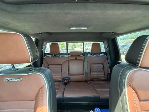 Used 2024 GMC Sierra 2500 Denali Ultimate AWD/4WD image 11
