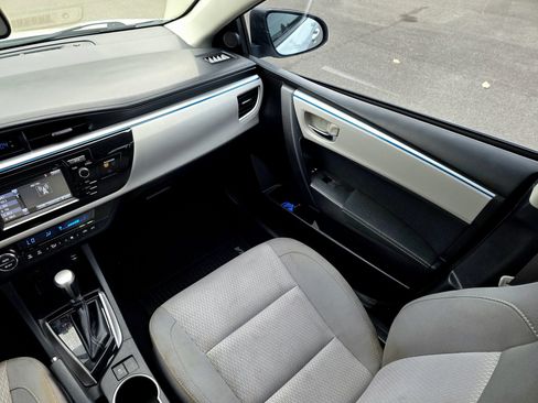 Used 2014 Toyota Corolla LE FWD image 36