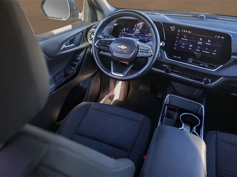 Used 2025 Chevrolet Equinox LT w/ Safety and Technology Package image 24