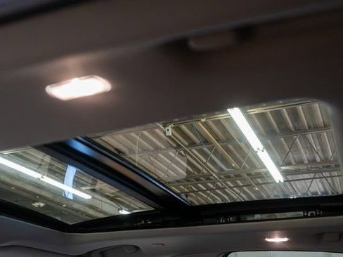 Certified 2025 Nissan Murano SL AWD/4WD image 18