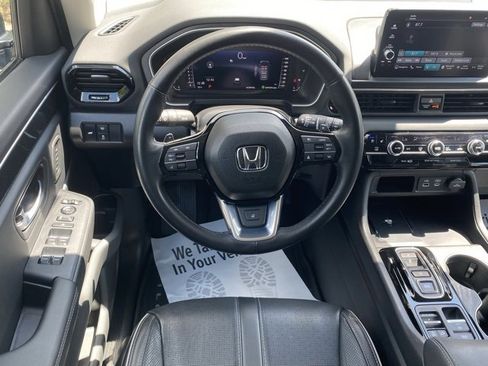 Used 2024 Honda Pilot Elite image 40