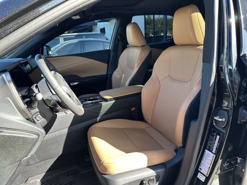 Used 2024 Lexus RX 350 w/ Convenience Package AWD/4WD image 3