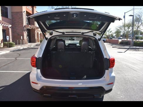 Used 2018 Nissan Pathfinder SL w/ Midnight Edition Package image 24