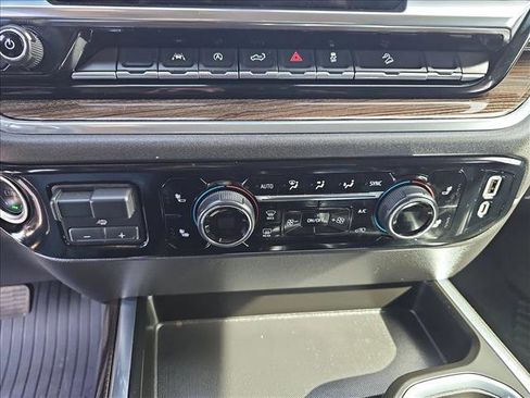 Used 2025 Chevrolet Silverado 1500 LT Trail Boss w/ Convenience Package II image 22