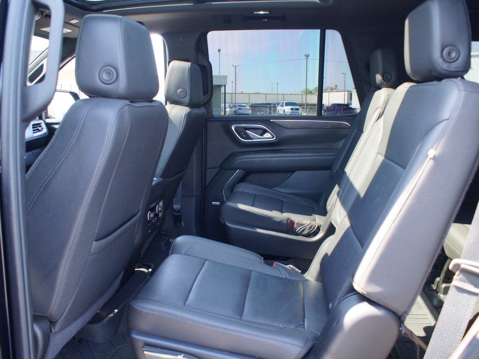 Used 2024 Chevrolet Tahoe LT w/ LT Signature Plus Package RWD image 16