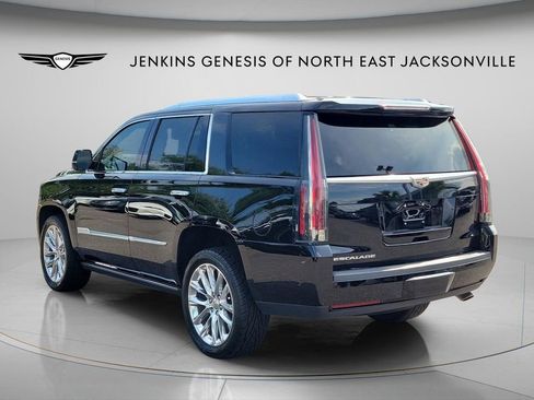 Used 2020 Cadillac Escalade Premium Luxury RWD image 4