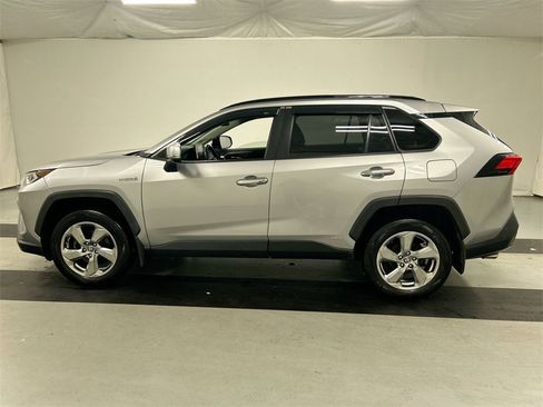 Used 2021 Toyota RAV4 Limited image 6